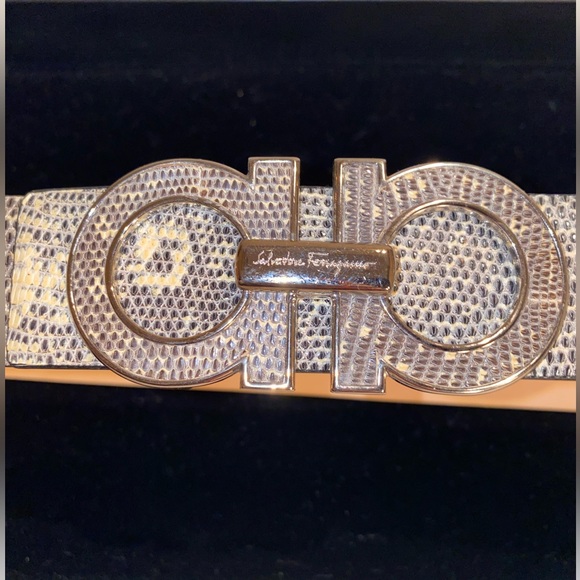 Ferragamo snakeskin adjustable belt. - Picture 3 of 6